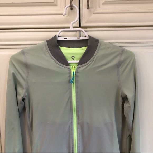 Ivivva by Lululemon reversible jacket - Picture 4 of 13
